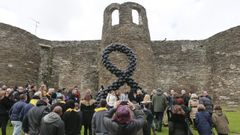 Izado de globos negros en A Mosqueira contra la violencia machista, hace a�os.