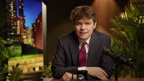 Nick Fuentes, en una captura de vdeo de una de sus intervenciones en su programa  America First 