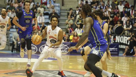 Tra Holdes disput� sus primeros minutos en Sar