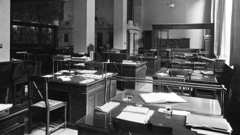 Oficinas del Banco Pastor en la central de Los Cantones de A Coru�a.