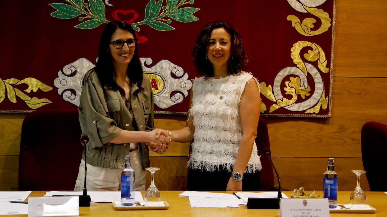 Raquel Sendón tomó posesión como nueva decana de la Facultade de Farmacia
