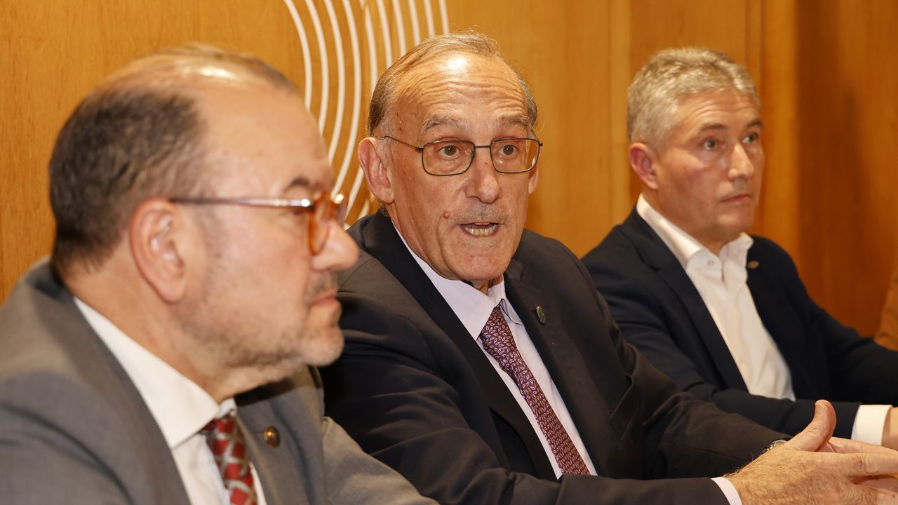 La Xunta da luz verde al acuerdo para la descentralización de Medicina