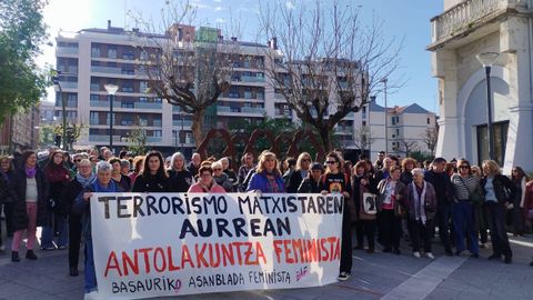 Concentraci�n en Basauri en repulsa por el crimen machista