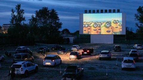 El autocine �Drive-in� de D�nia ha sido el primer cine en reabrir en Espa�a tras la declaraci�n del estado de alarma