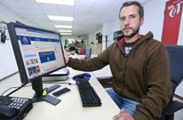 Rub�n Arroxo difunde as s�as propostas nas redes sociais, pero fai moito traballo de r�a. 