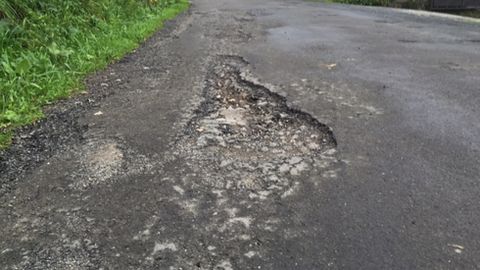 Outro bache da r�a Camall�ns