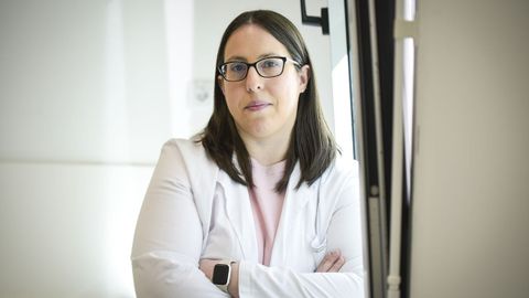 La nutricionista Paula Mari�o Lorenzo, en el centro de salud de Mar�n, uno de los dos del �rea sanitaria donde consulta