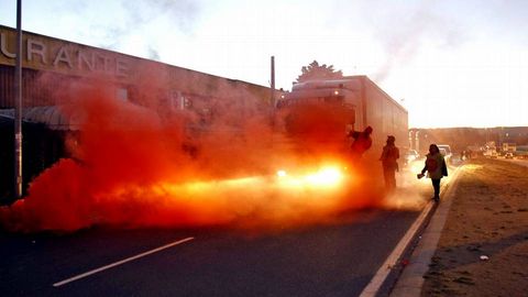 Carga policial y un detenido en el Pol�gono del Tambre