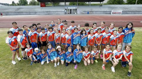 Atletas de Alancar Atletismo no estadio Gregorio P�rez Rivera de Lugo.