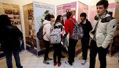 La exposici�n  -que recorre Galicia- se abre el viernes, a las 20.30 horas, en el Auditorio de Lal�n.