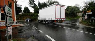 Los vecinos se quejan de la falta de seguridad en el vial que comunica Cambre con Gu�samo.