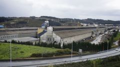 Vista de parte de las antiguas instalaciones de Alu Ib�rica en A Grela