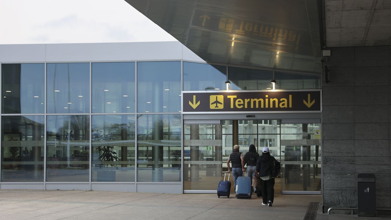 La Xunta espera que las diputaciones se impliquen para captar nuevas rutas aéreas