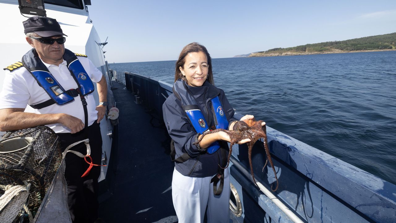 La conselleira de Mar pone en valor el servicio de Gardacostas de Galicia