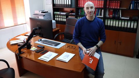 Jes�s Antonio Taboada, que acaba de abrir en Ribeira un despacho con servicios fiscales y contables