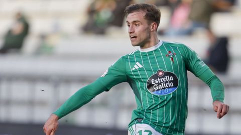 �lvaro Ram�n en un partido en A Malata.