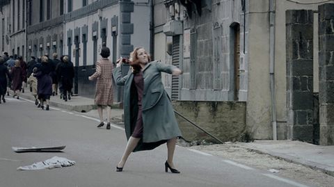 Un fotograma de �A golpe de tac�n�. de Amanda Castro