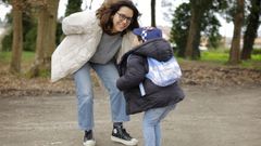 Cristina G�mez Costoya con el peque�o al que tiene en acogida desde septiembre del 2025