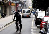 Los comerciantes de Castelao pidieron por escrito al Concello hace un a�o que peatonalizara la calle.