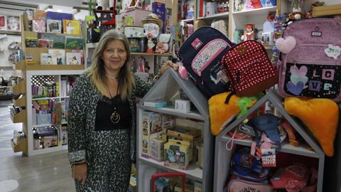 María Dacal, en su juguetería en O Carballiño