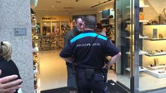 Herido en una pelea en la calle Barcelona hablando con la Polic�a Local 