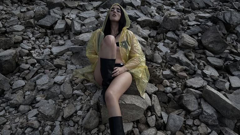 Judeline en su nueva imagen promocional del sencillo �Verano saudade�