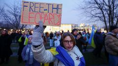 Manifestaci�n en Berl�n con banderas ucranianas en demanda del env�o de tanques Leopard para combatir a las fuerzas rusas