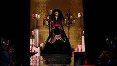 Conchita Wurst cierra el desfile de Gaultier