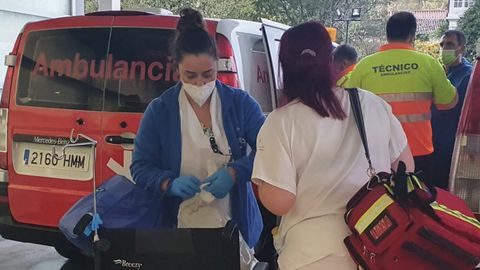 Evacuación de pacientes en el Hospital de Arriondas por las inundaciones