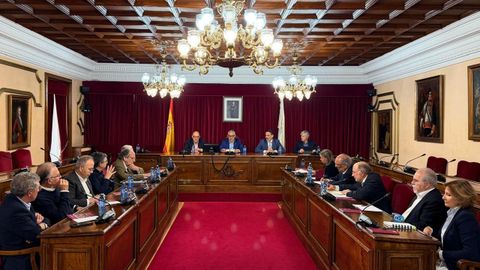 La reuni�n del Eixo Atl�ntico se celebr� en el sal�n de plenos del Concello de Lugo