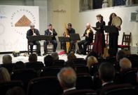 El grupo 1500 interpret� m�sica medieval en la clausura, celebrada en San Francisco. 