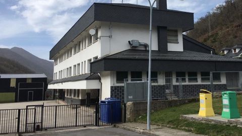 Colegio p�blico de Cerredo