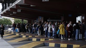 Las colas se cronifican en la lnea de bus que conecta A Corua con Ferrol