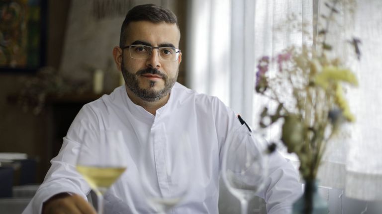 El cocinero Summa Breogn Castro, en su restaurante Atelier de Amanda