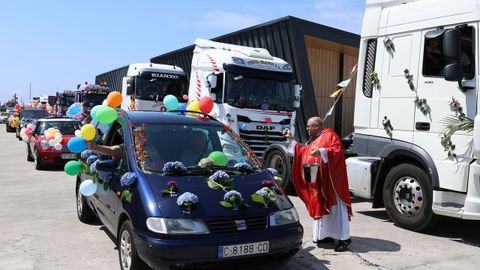 Misa de San Cristobal en la capilla de San Bartolom de Rianxo   bendicion de vehiculos y  procesin