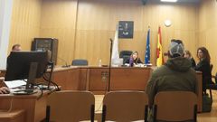 El acusado har 57 das de trabajos sociales por pegar a su mujer.