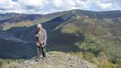 El fundador de la Casa Comerciante, en el castro de Vilamor, en la sierra de O Courel