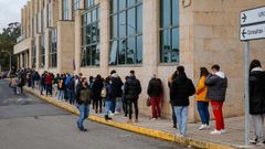 En el hospital de Barbanza se formaron el jueves colas para realizar pruebas PCR sin cita y gratis