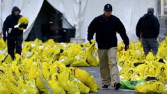 Bolsas con los objetos personales de los corredores