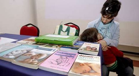 El colectivo que ayer se present� incluye entre sus servicios el pr�stamo de libros y otro material.
