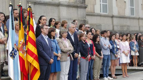 El presidente de la Xunta, Alberto Nez Feijoo y varios conselleiros en el minuto de silencio que ha realizado esta maana parte del gobierno gallego en la sede de la Xunta