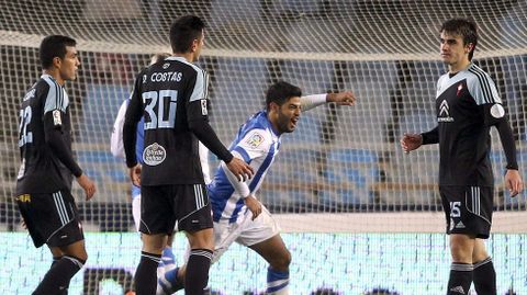 Vela, celebrando uno de los cuatro goles que marcó al Celta en noviembre del 2013.