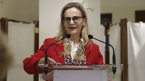 La Valedor do Pobo, Mar�a Dolores Fern�ndez, dio un discurso.