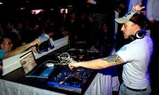 El reconocido Dj que empez� en la discoteca Lesothum de A Ca�iza se codea ya con los mejores.