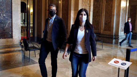 La secretario general de ERC, Marta Vilalta, en los pasillos del Parlamento antes del inicio de la reuni�n