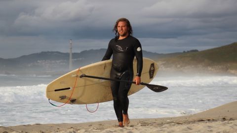 Diego Bello en la playa de Barraan