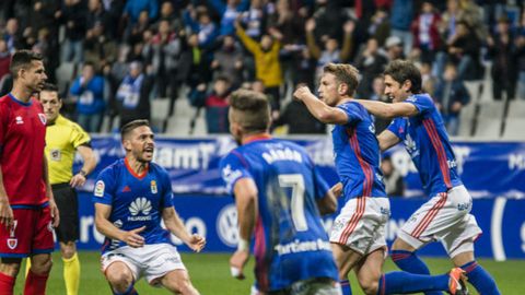 Carlos Hernandez Real Oviedo Carlos Tartiere Numancia Horizontal.Carlos celebra el primer tanto del Real Oviedo