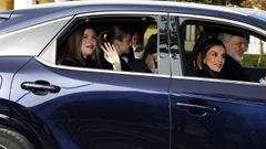 La Infanta Sofa, la Princesa Leonor, la Reina Letizia y el Rey Felipe a su llegada al Palacio El Pardo, a 22 de noviembre de 2025, en Madrid.