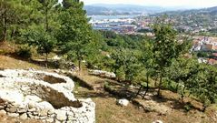 El castro de Subid�, con las vistas sobre Mar�n y la r�a de Pontevedra