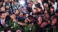 Protesta feminista contra la presencia de Allen en Venecia, en la noche del lunes.